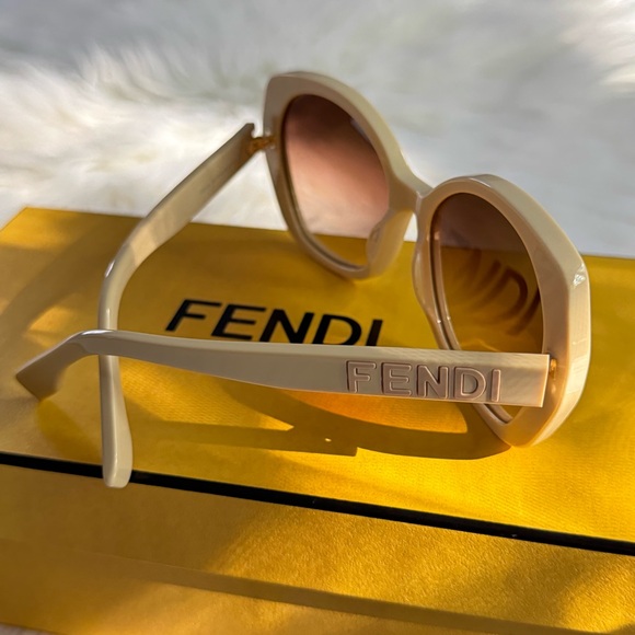 Fendi Lettering 57mm Gradient Butterfly Sunglasses - Picture 14 of 16